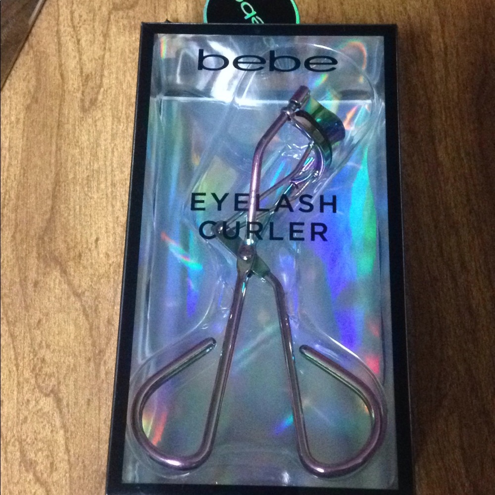 bebe Eyelash Curler
